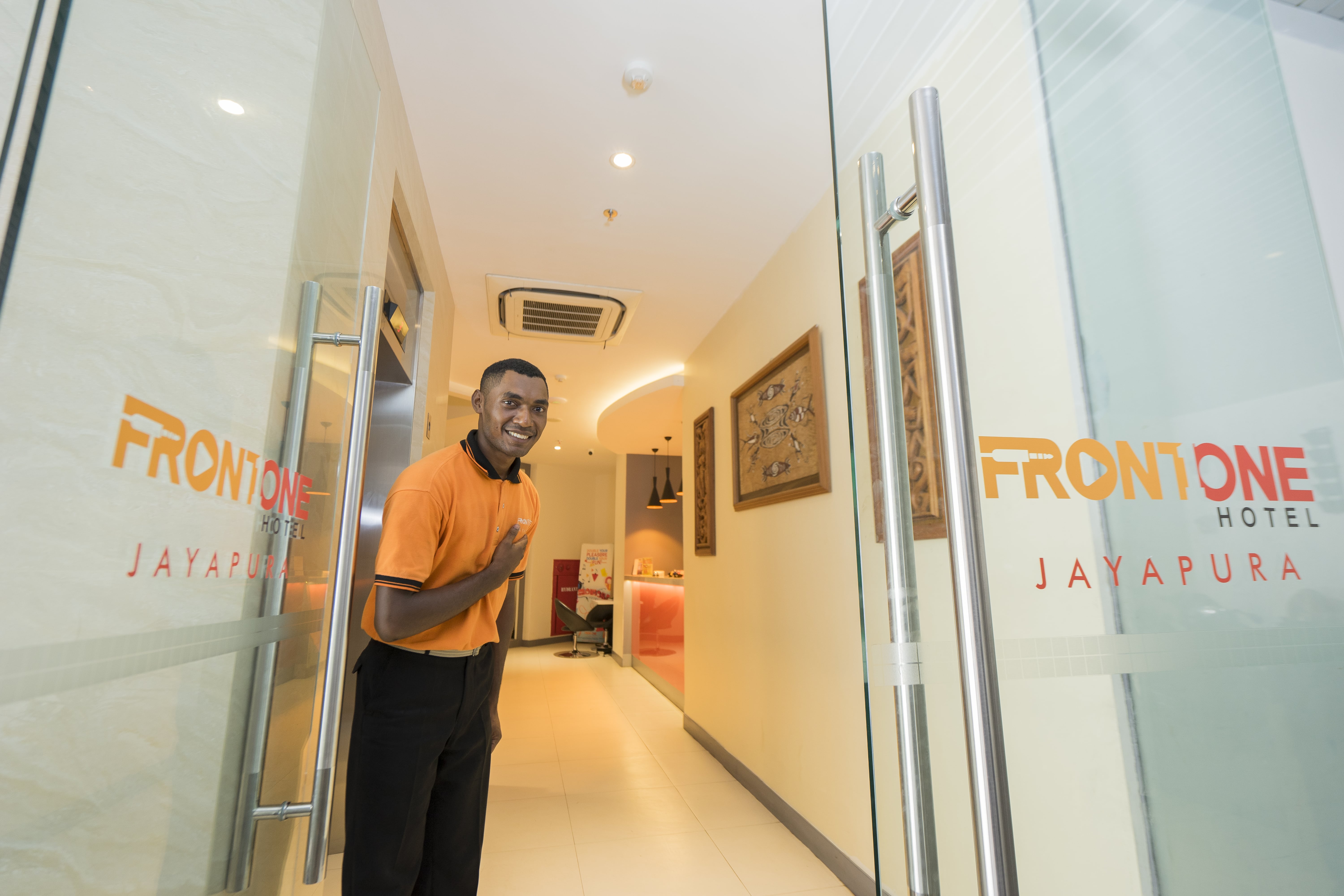 Central Front One Inn Jakarta_Lobby